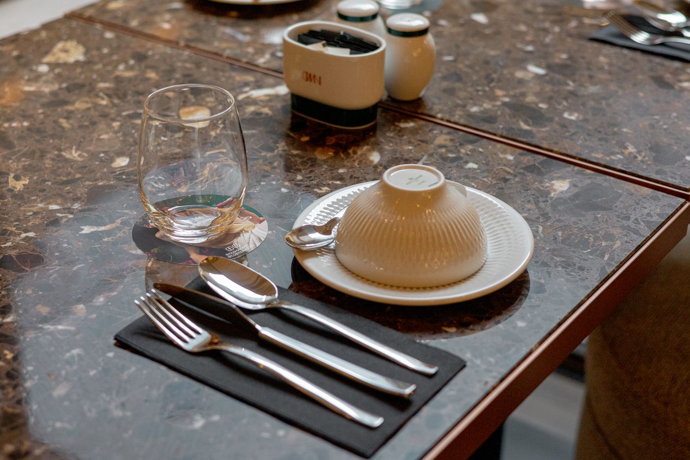 Luster-Hotel-Restaurant-54