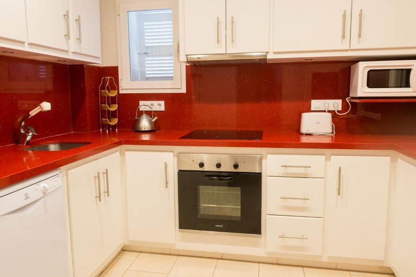 Hamilton-Court-Room-40