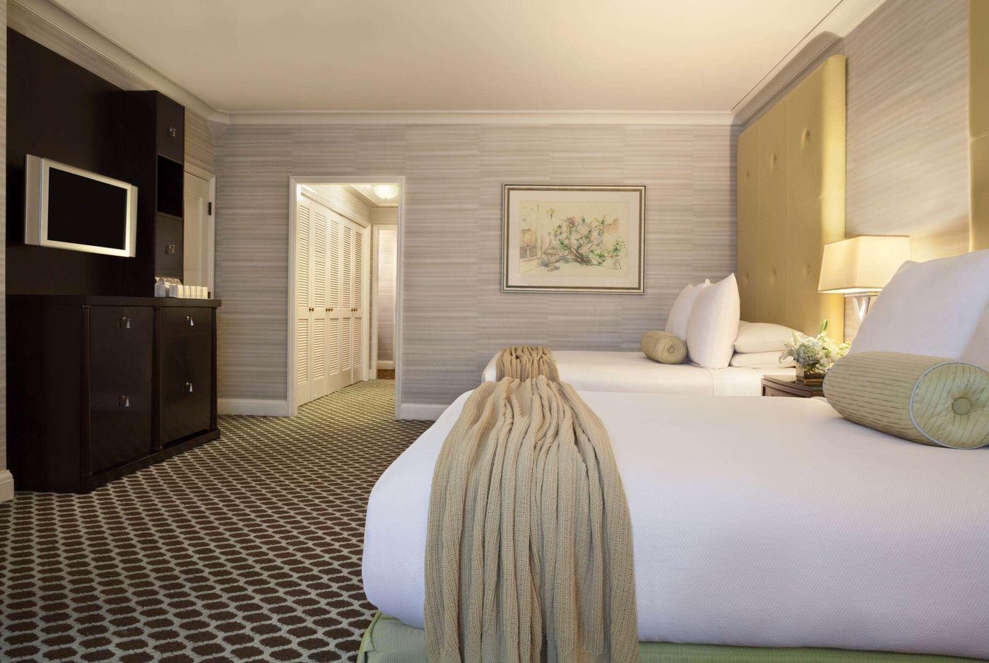 Caesars-Palace-Room-42