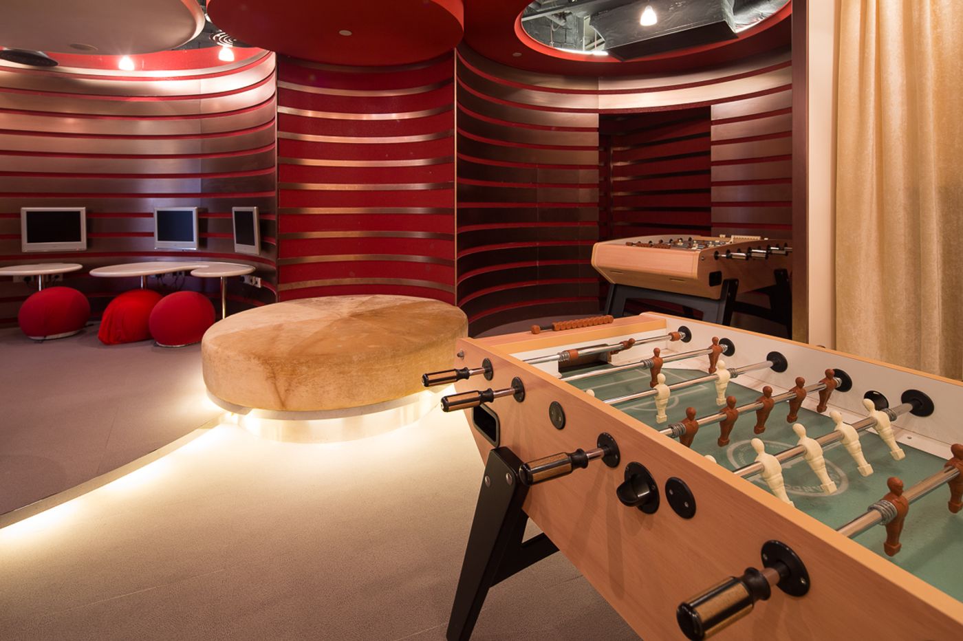 Kowloon-Harbourfront-Hotel-Sports-and-Entertainment-19