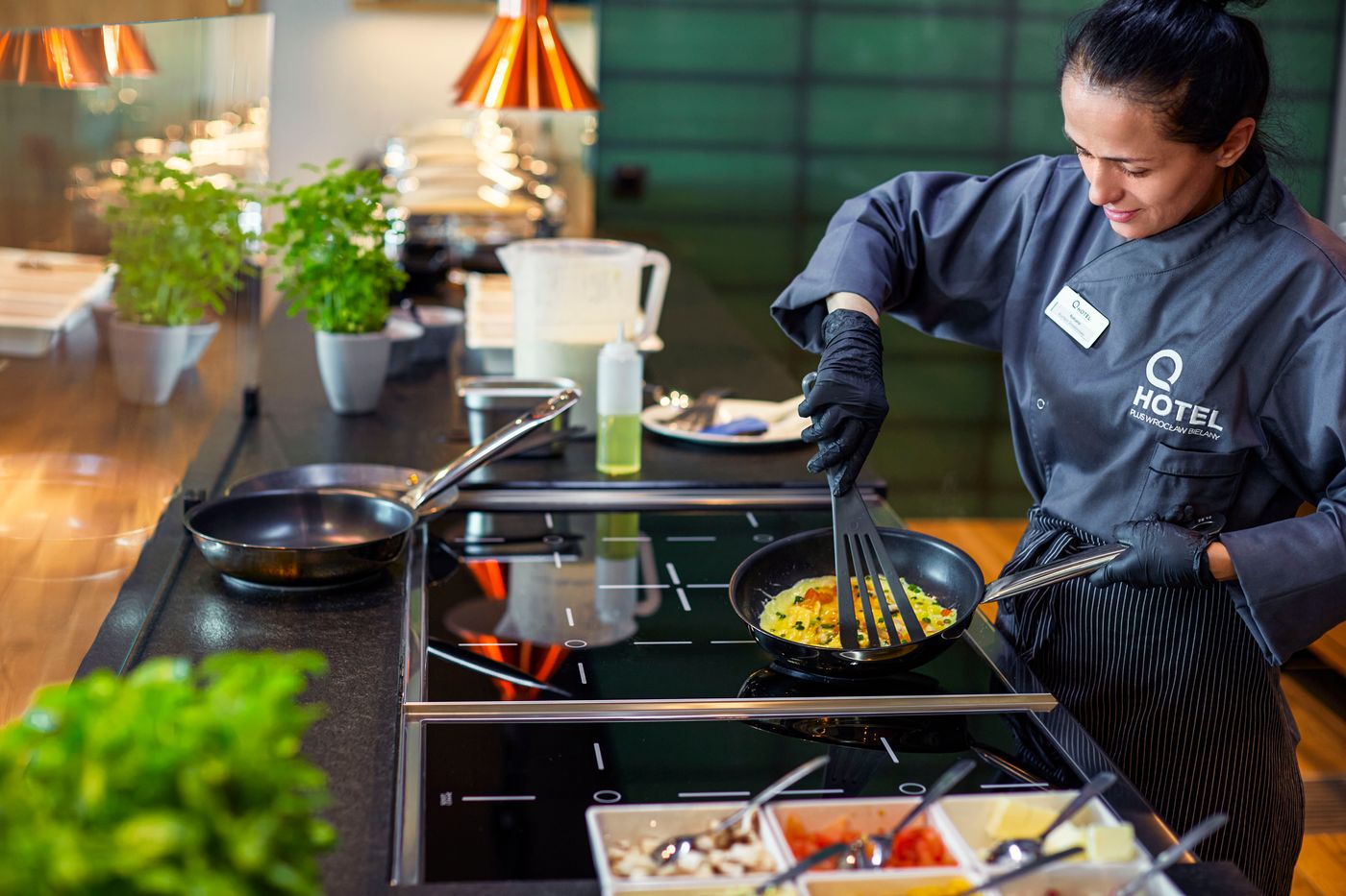 Q Hotel Plus Wroclaw Bielany-Poland-Bielany Wrocławskie-Restaurant-10