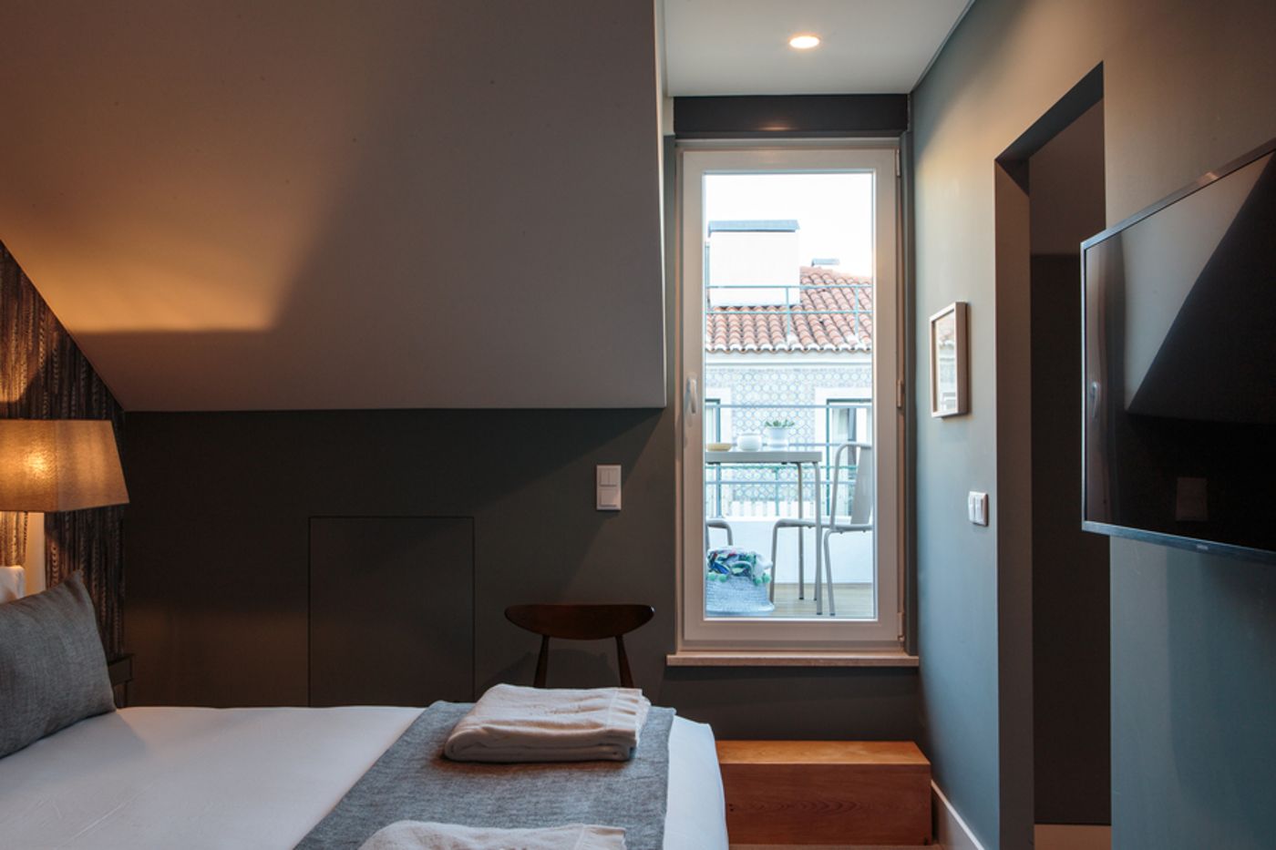 Dear-Lisbon-Gallery-House-Room-22