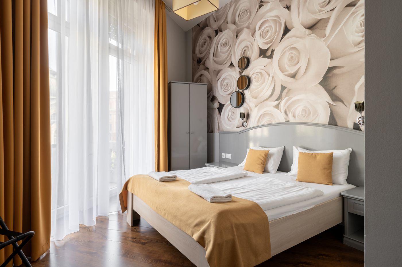 Full-Moon-Budapest-Room-9