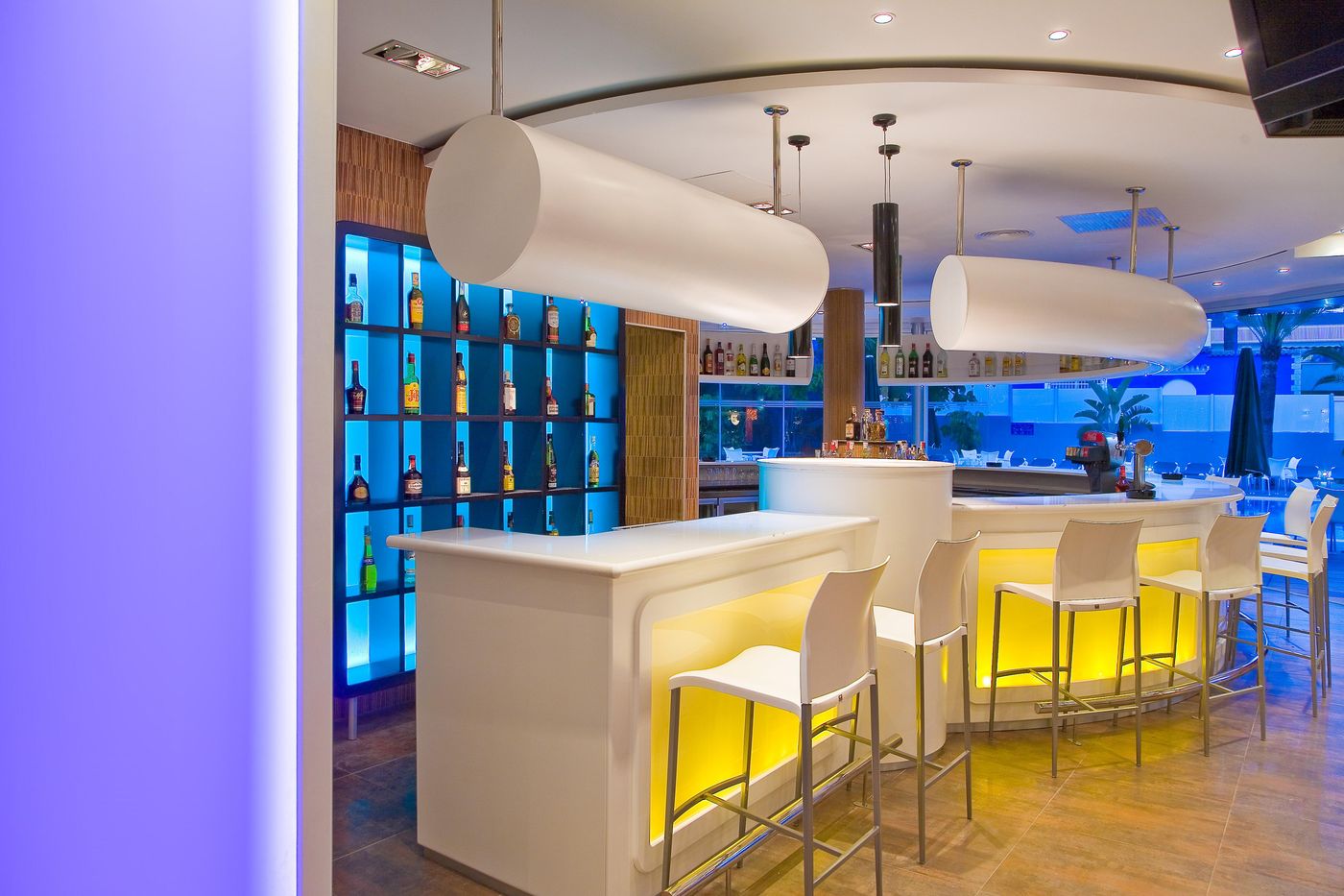 RH-Royal-Only-Adults-Bar-22