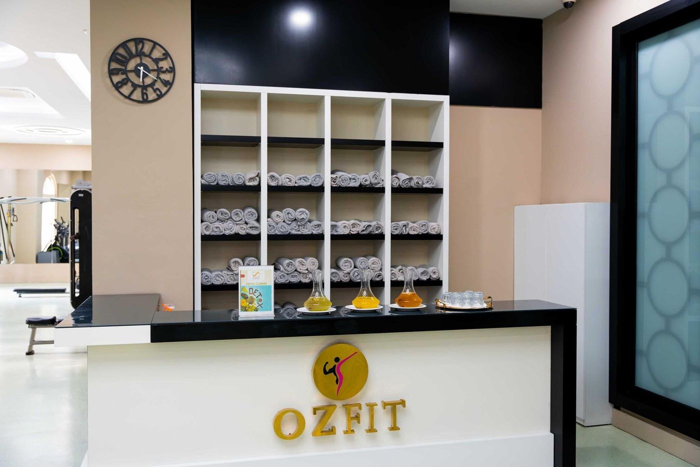 Side-Premium-Sports-and-Entertainment-85