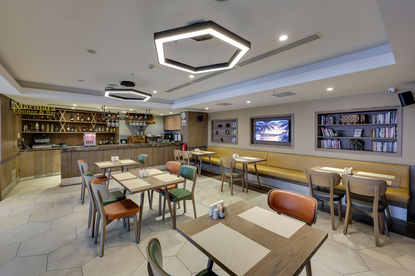 Ramada-Istanbul-Old-City-Bar-4