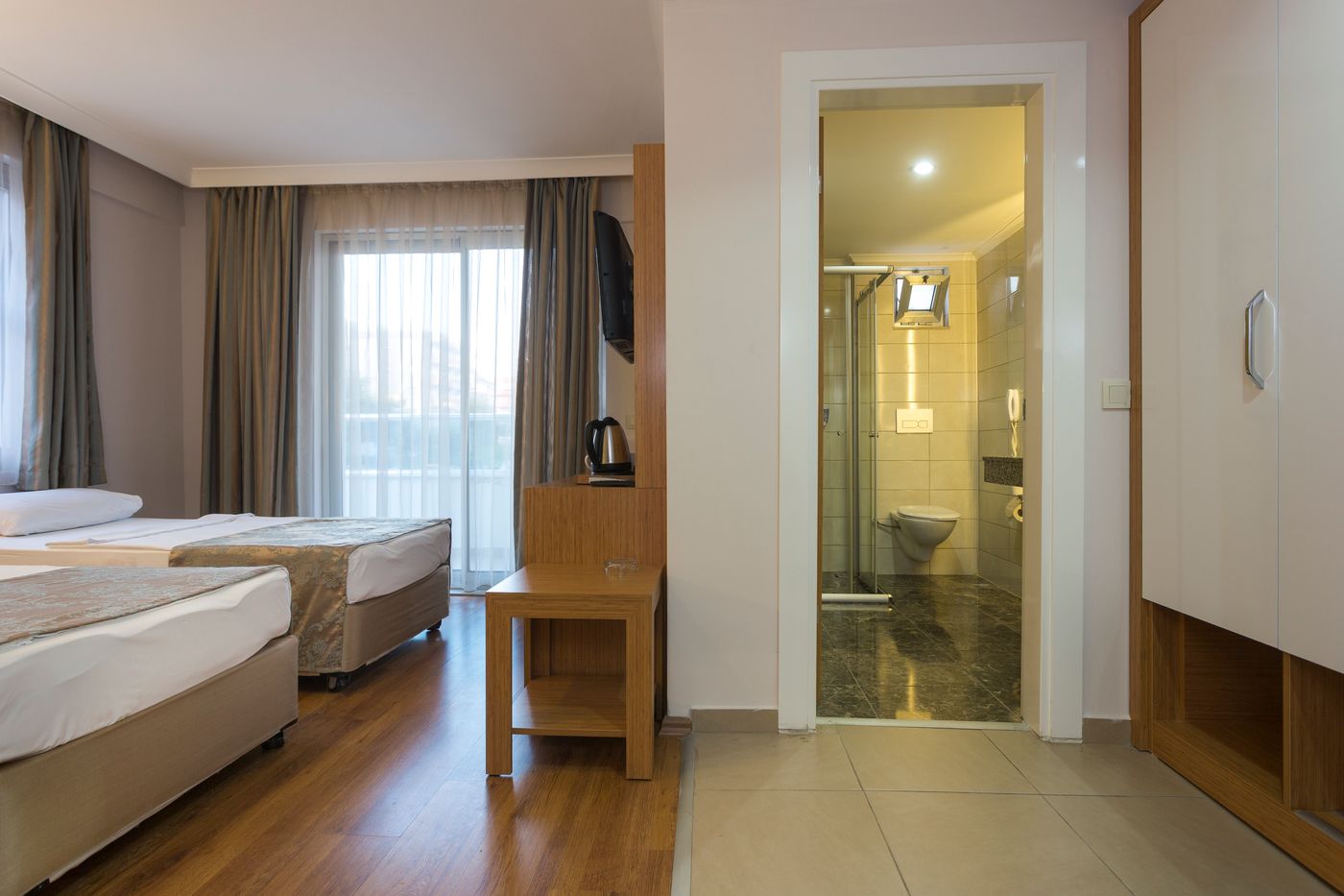 Lonicera-City-Hotel-Room-14