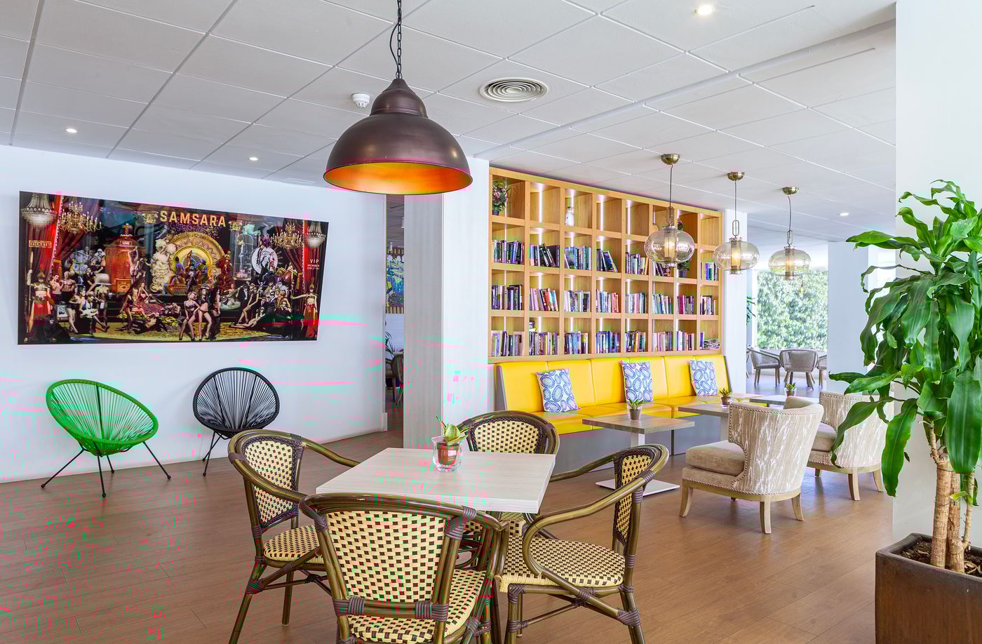 Hotel-Alay---Adults-Only-Bar-61