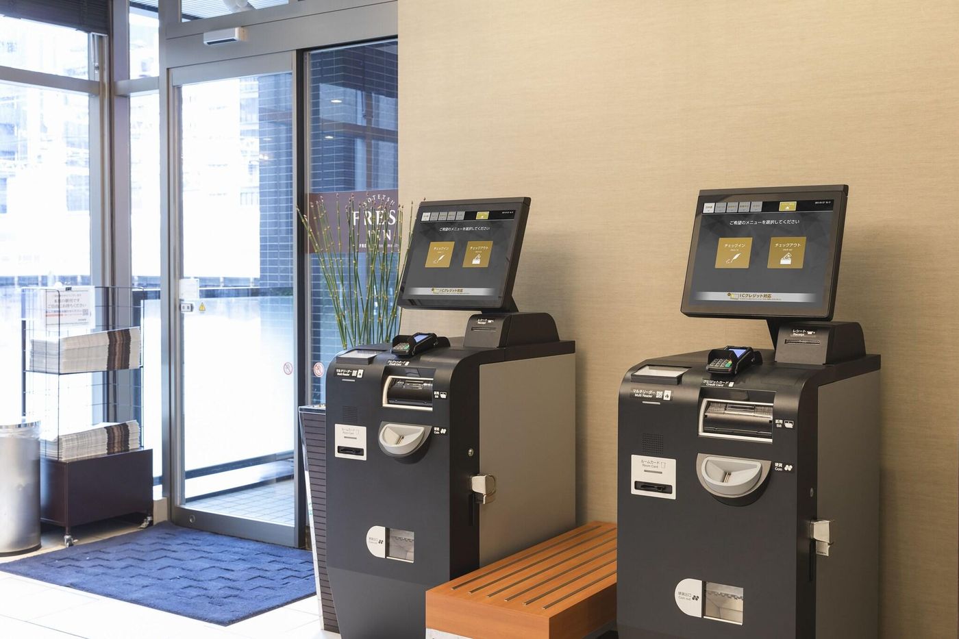 Sotetsu Fresa Inn Shinbashi Hibiyaguchi-Japan-Tokyo-Lobby-10