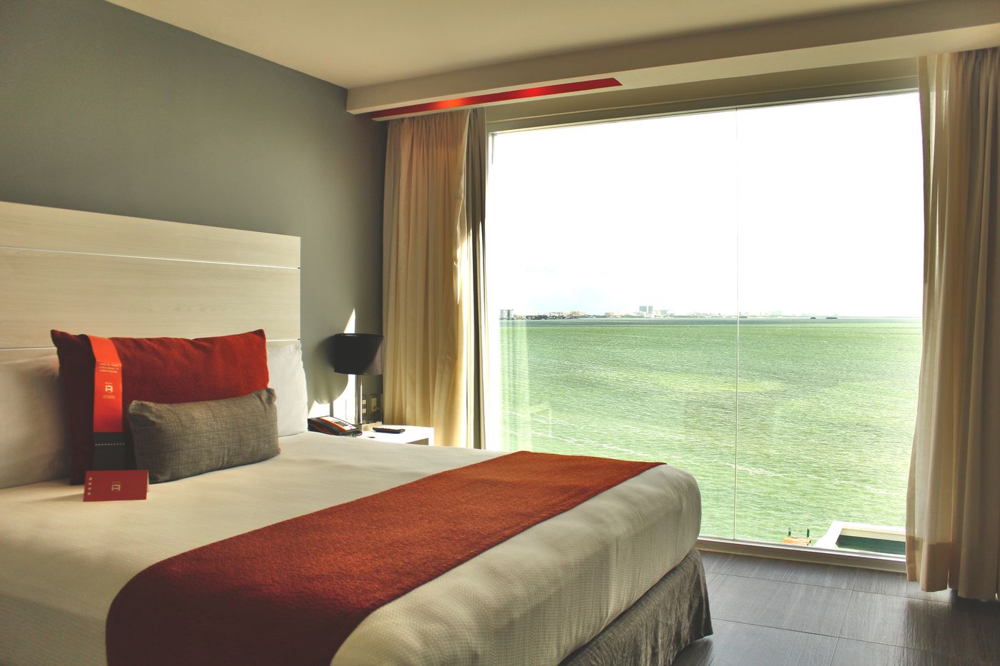 Real-Inn-Cancun-Room-44