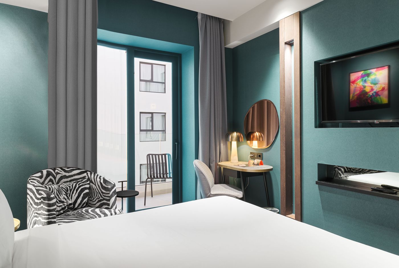 NYX-Esperia-Palace-Athens-by-Leonardo-Hotels-Room-9