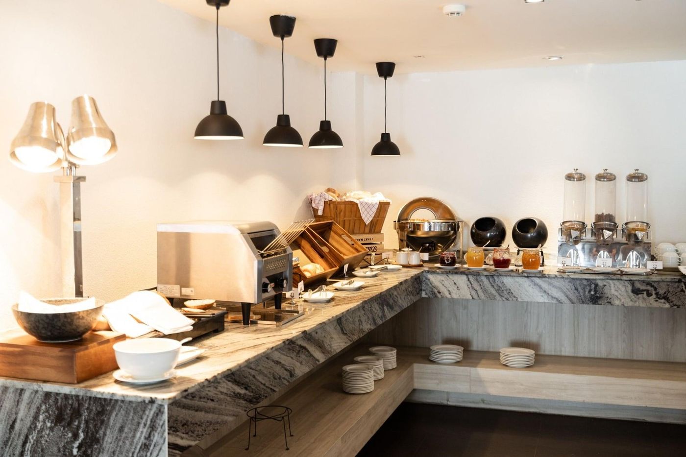 Away-Bangkok-Riverside-Kene-Restaurant-19