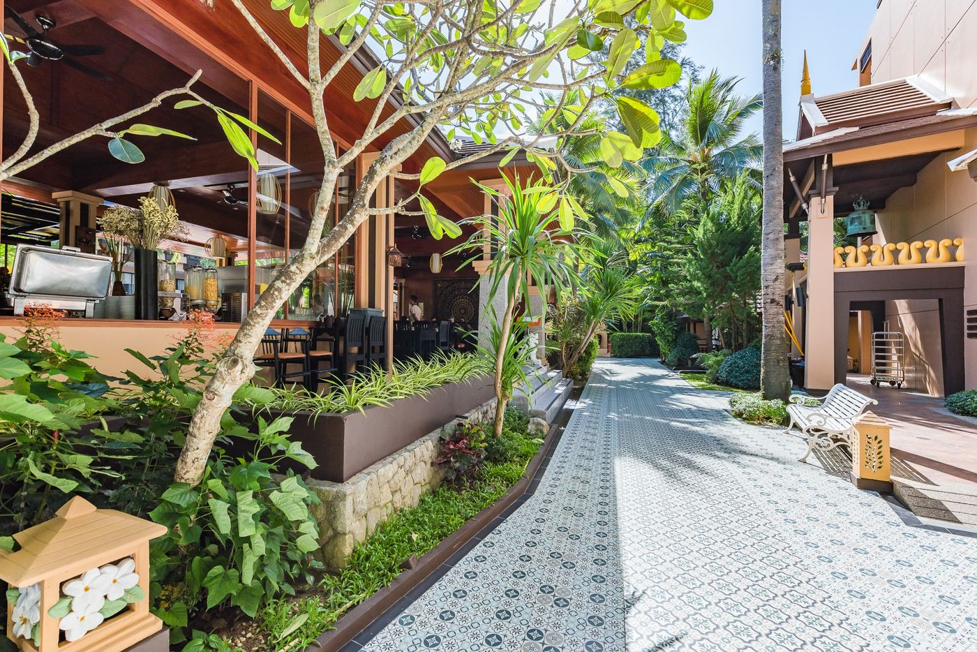 Princess-Kamala-Beach-Front-Hotel-Restaurant-14