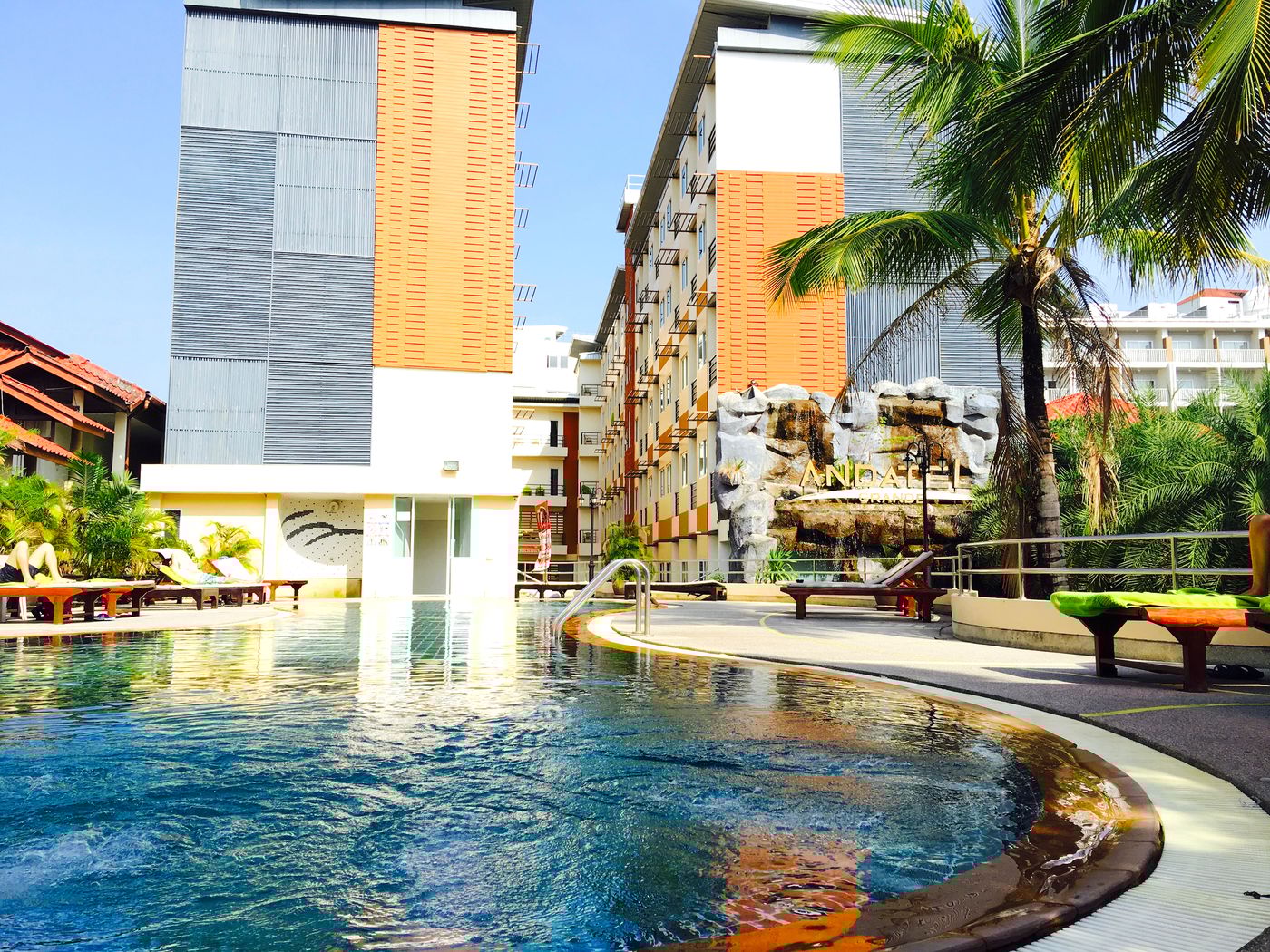 Andatel-Grand-----Patong-Phuket-Pool-1