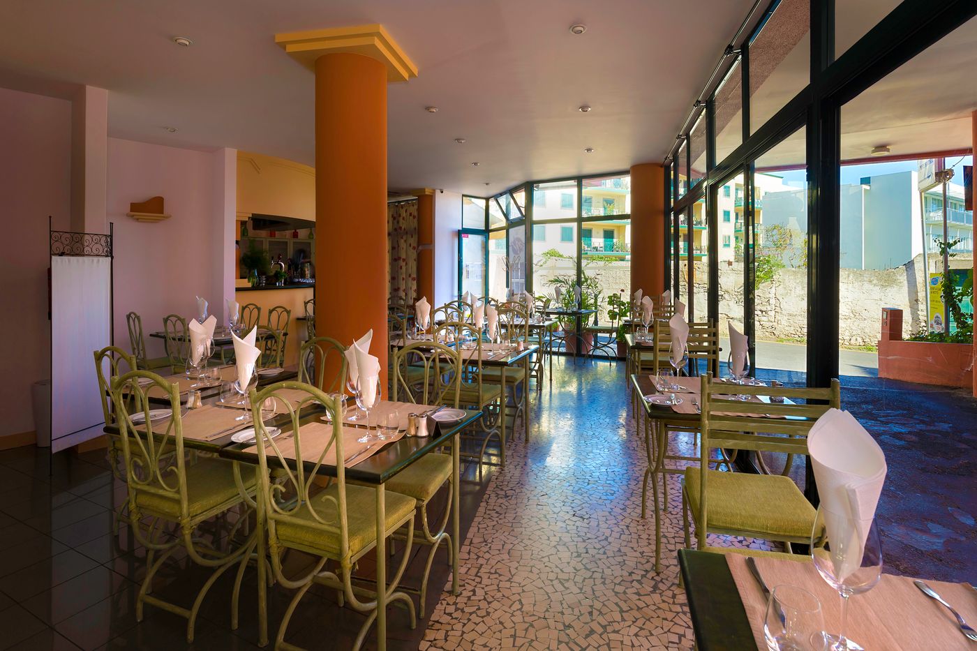 Imperatriz-Aparthotel-Restaurant-23
