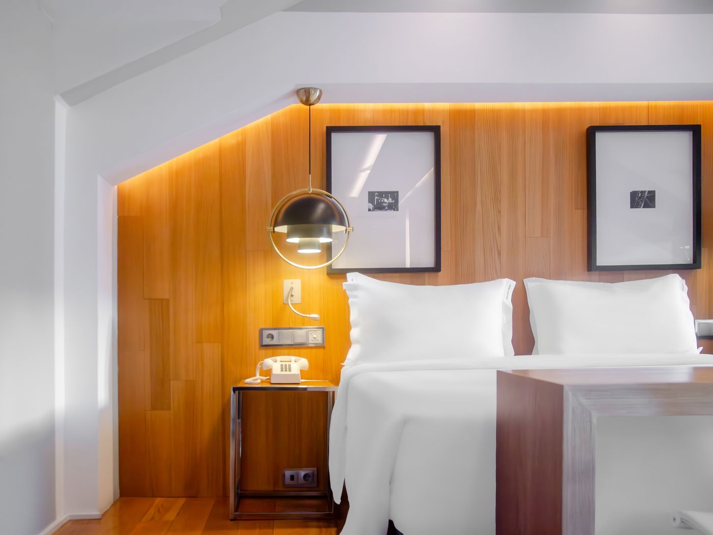 Browns-Downtown-Hotel-Room-35