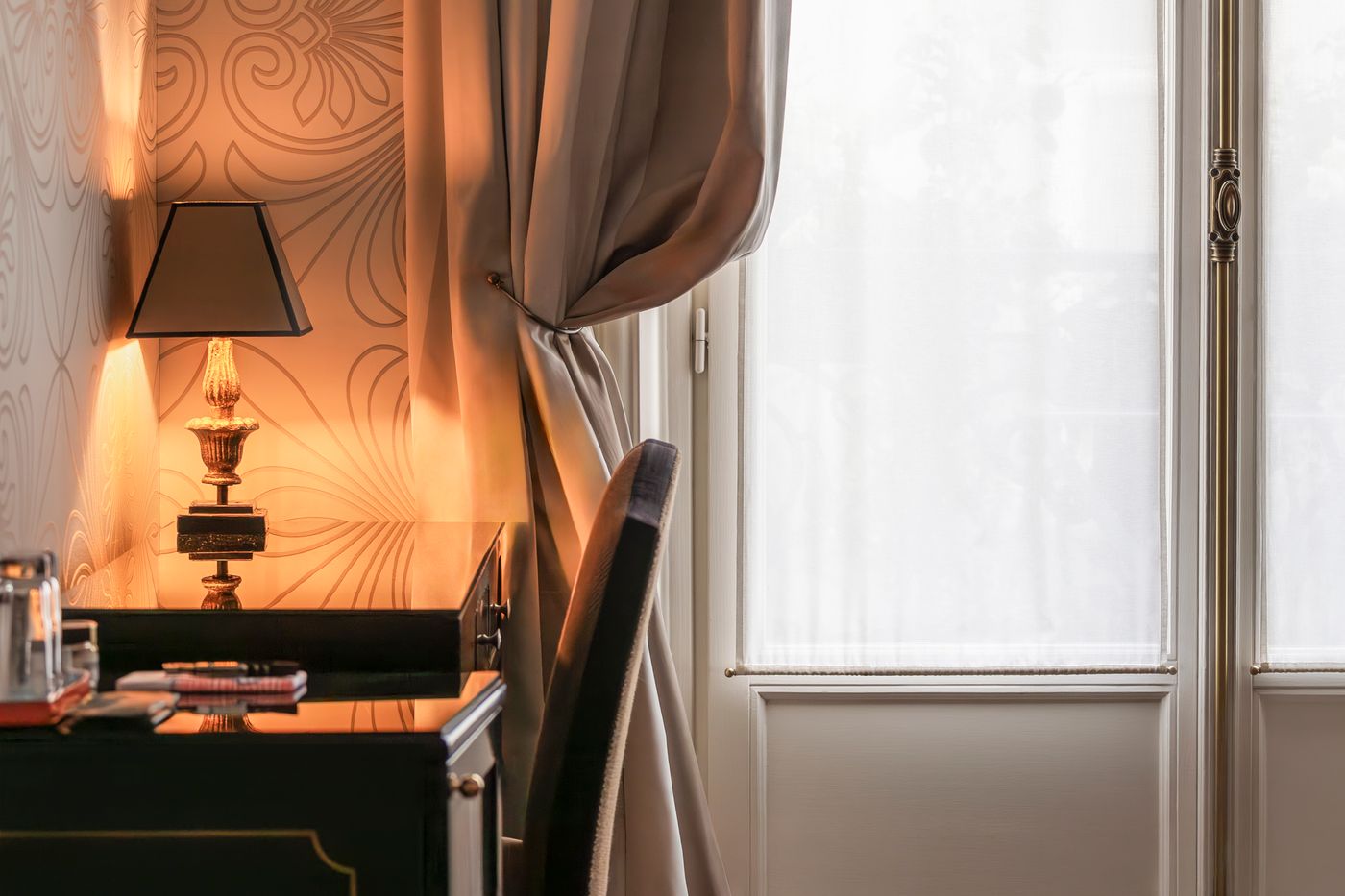 West-end-Paris-Room-62