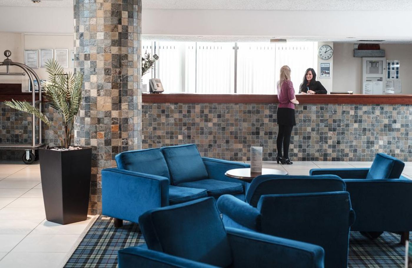 Glasgow River Hotel-United Kingdom-ERSKINE-Lobby-8