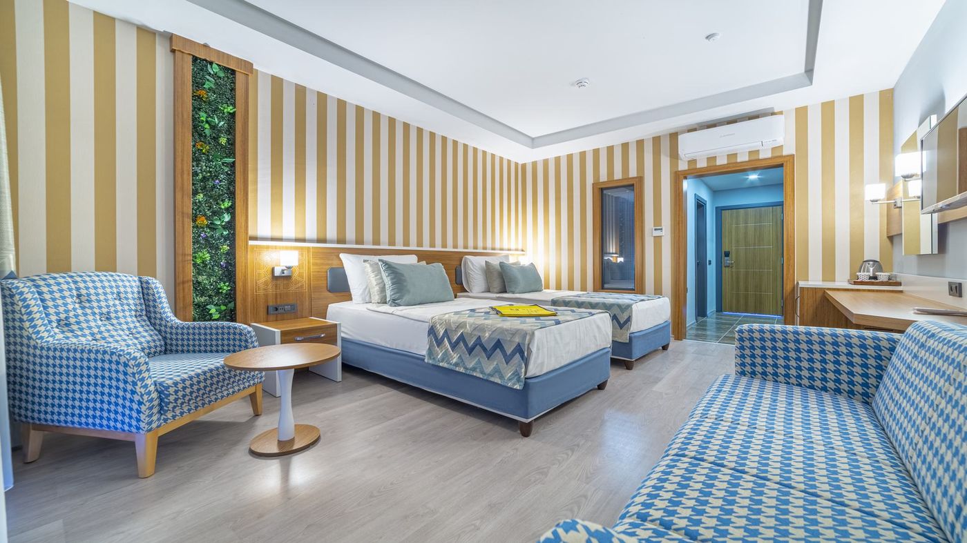 LONICERA PREMIUM HOTEL 17