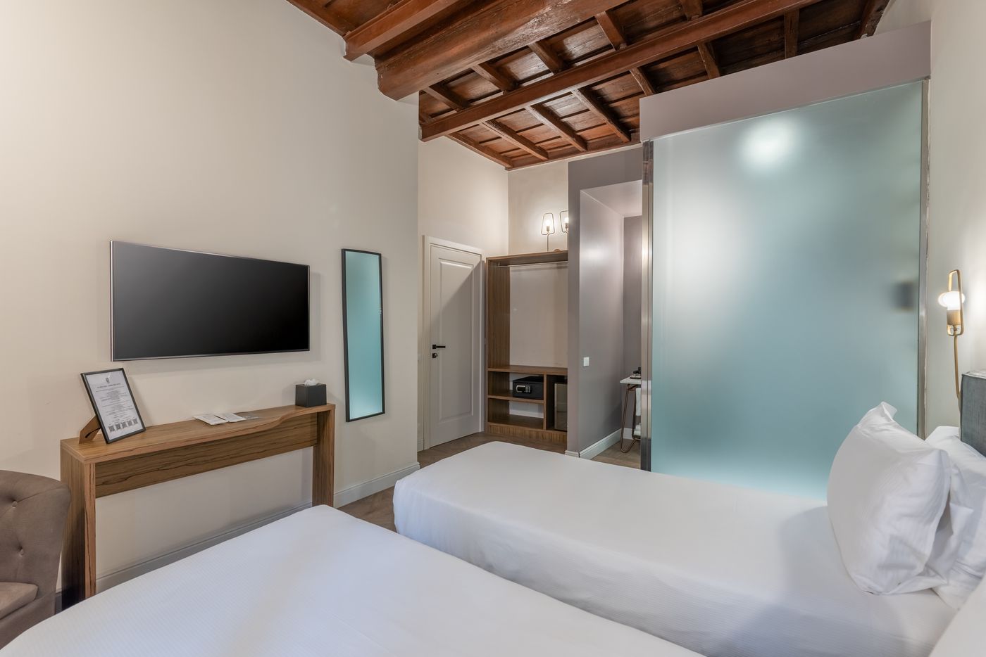 59-Steps-Trevi-Room-15