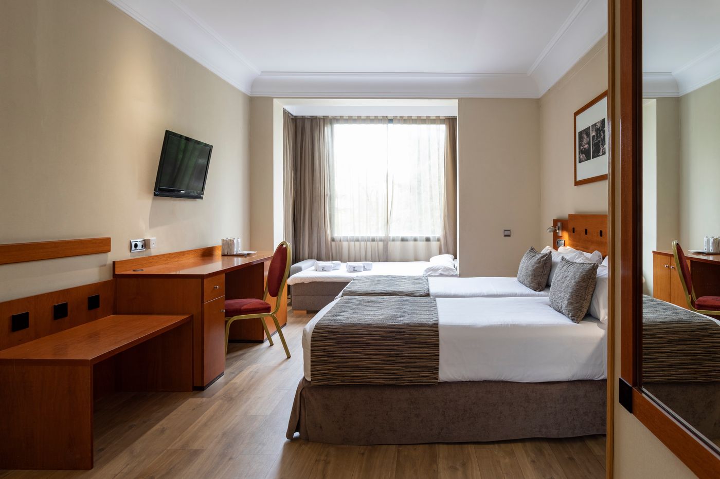 Petit-Palace-Arturo-Soria-Room-15