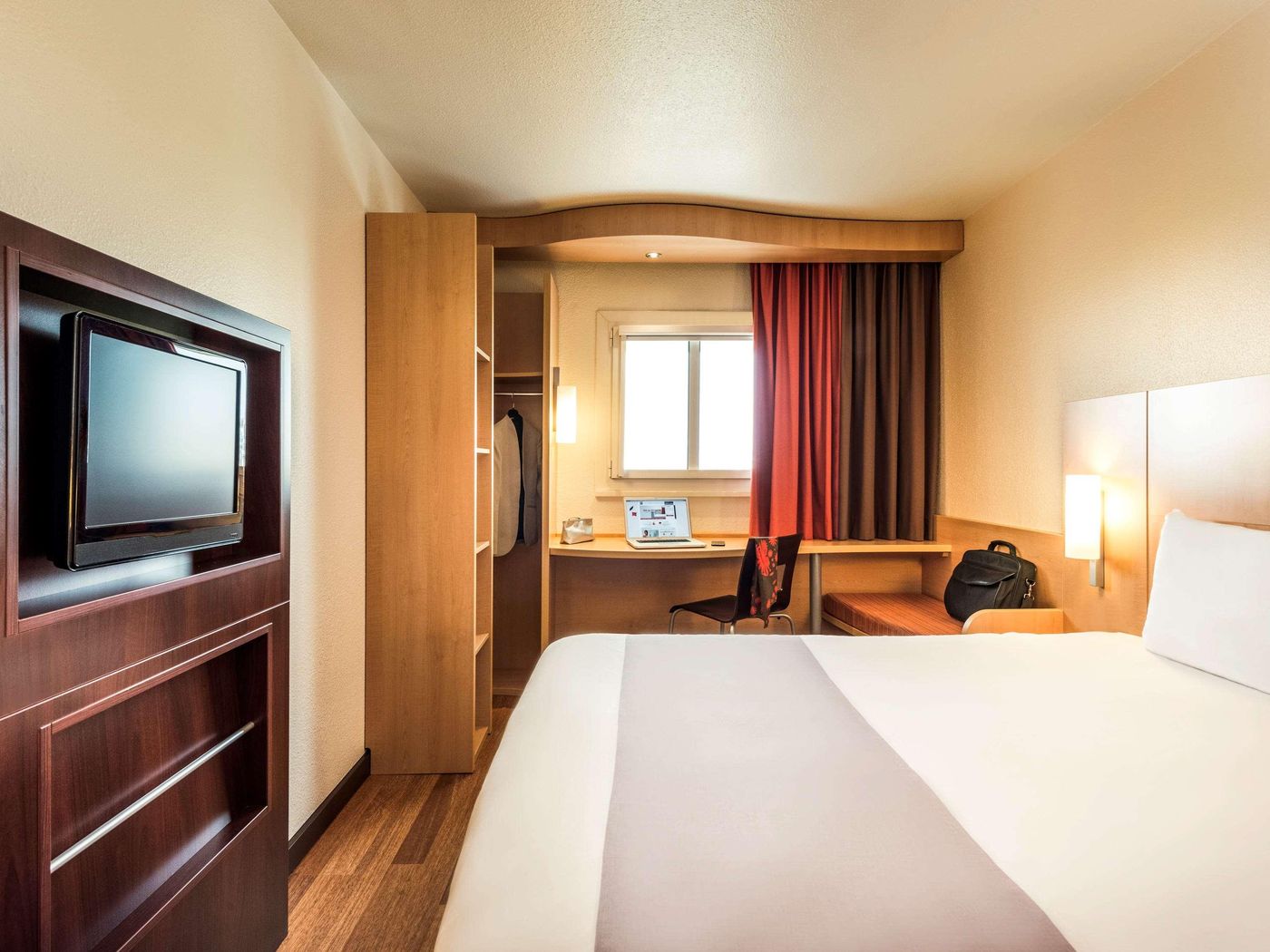 Ibis-Paris-Montmartre-Room-16