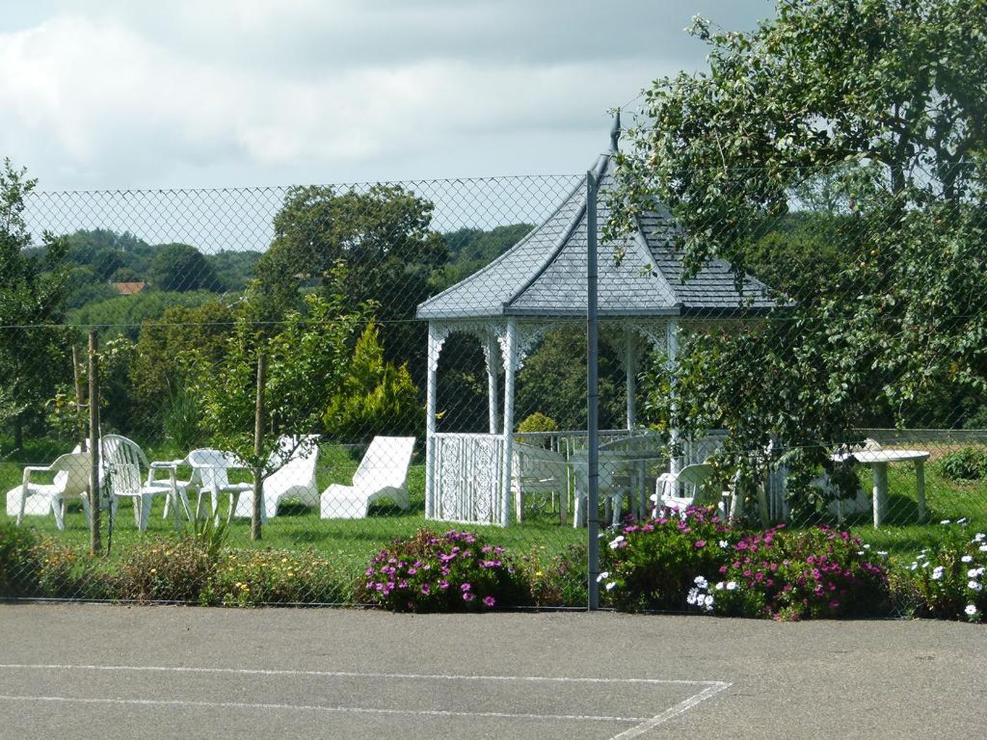 Beachcombers-Hotel-Sports-and-Entertainment-13