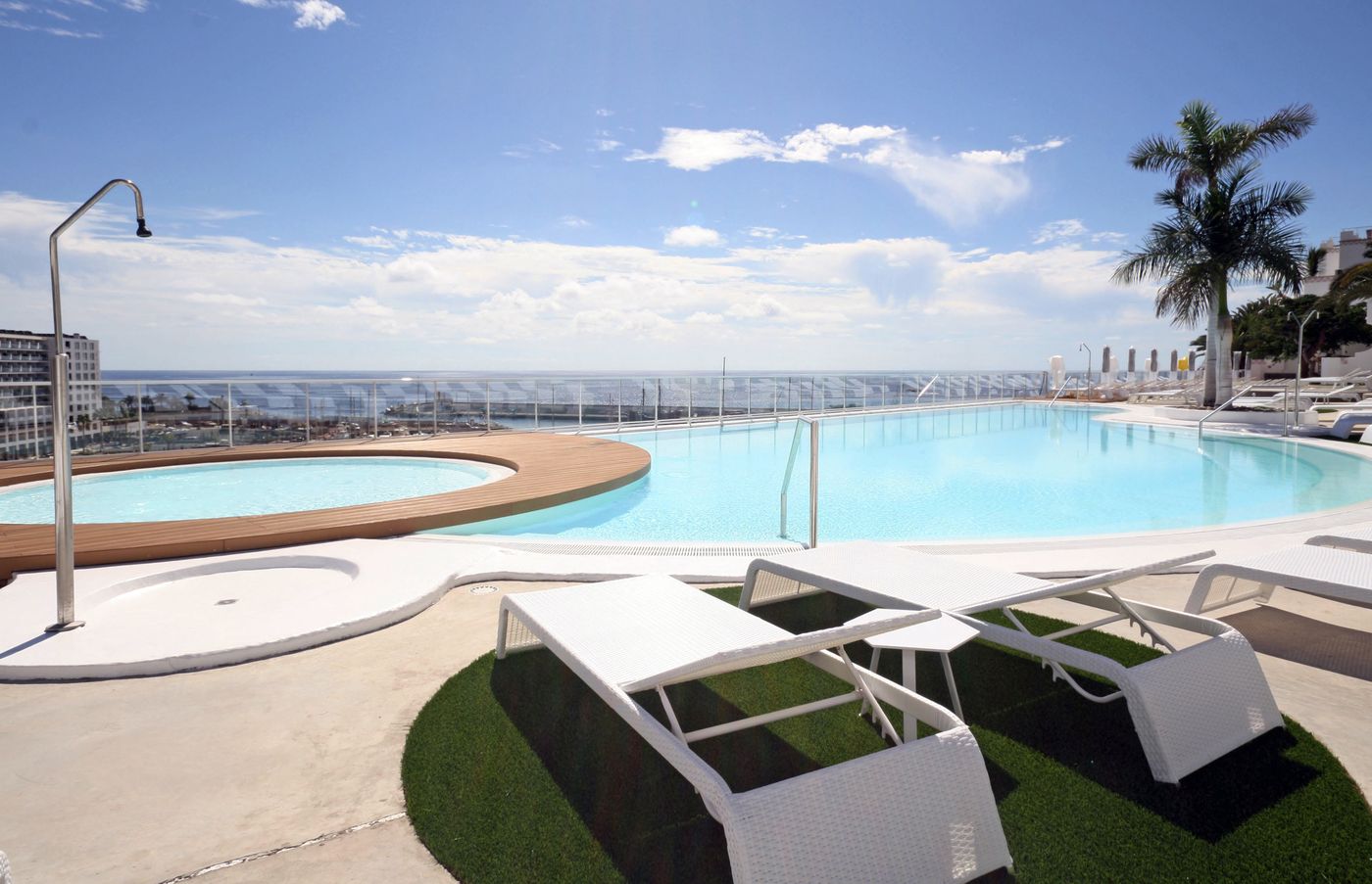 Marina-Bayview---Adults-Only-Pool-9