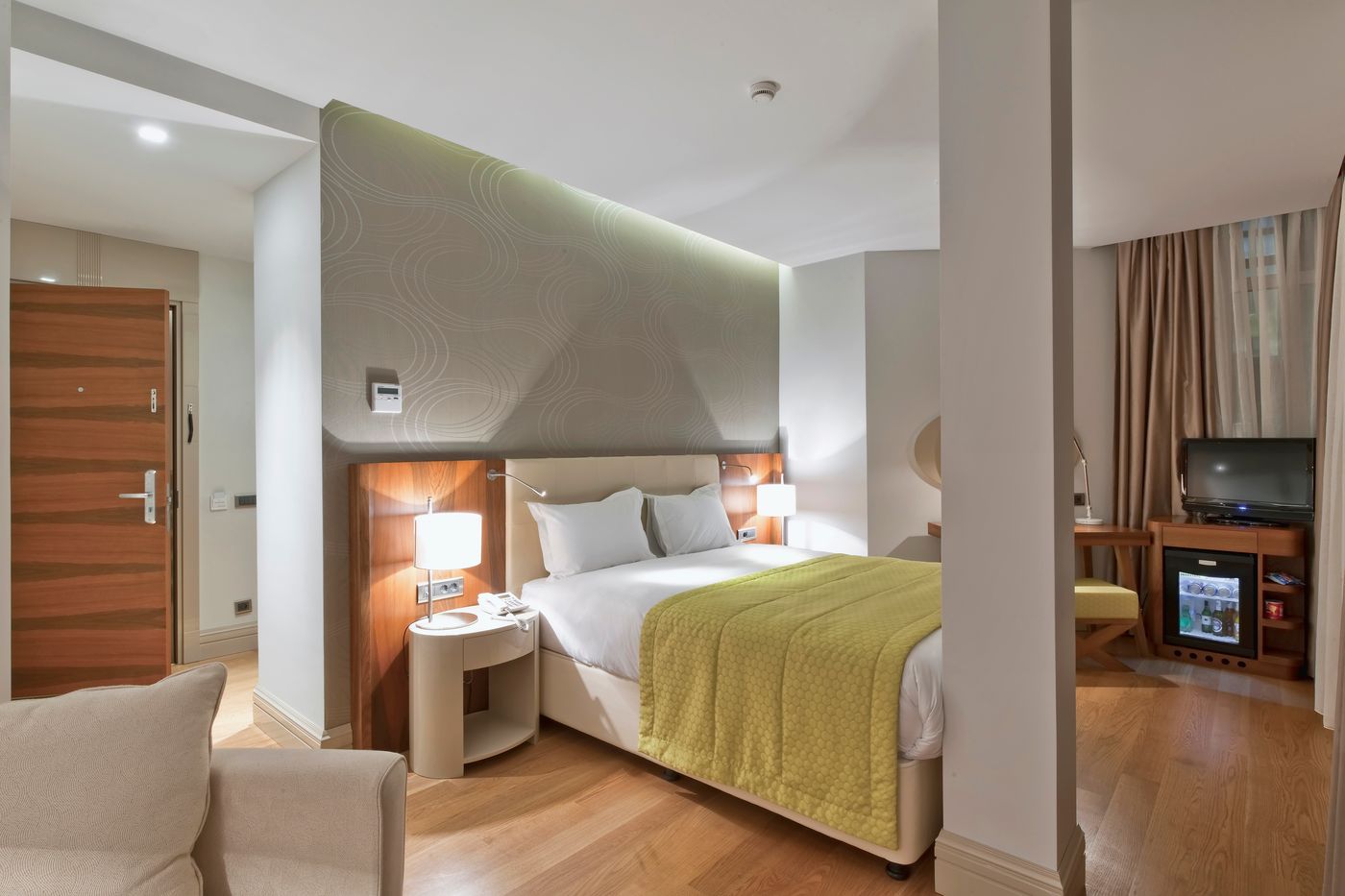 Four-Points-Express-by-Sheraton-Istanbul-Taksim-General-view-18