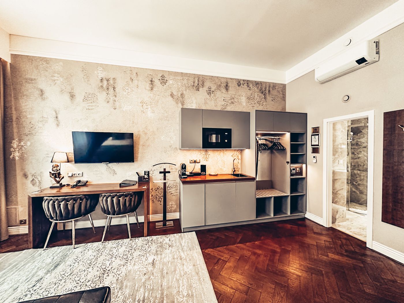 Alfons-Boutique-Hotel-Room-9