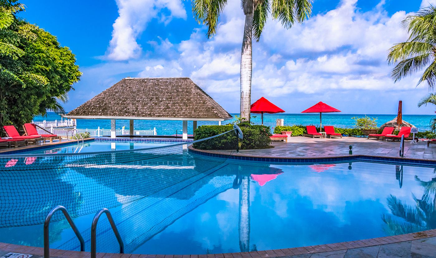 Grand-Decameron-Montego-Bay--A-Trademark-All-Inclusive-Pool-2