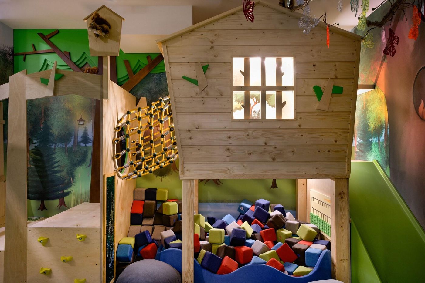 AC-Hotel-by-Marriott-Krakow-Sports-and-Entertainment-72