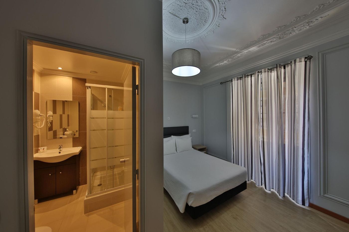 O-El-trico-Guesthouse-Room-4