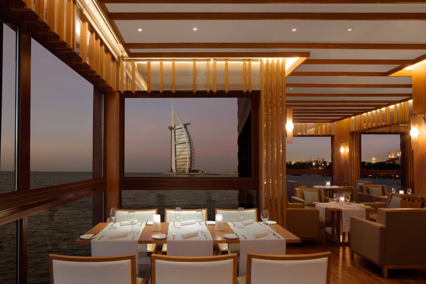 Jumeirah-Al-Qasr--Restaurant-41