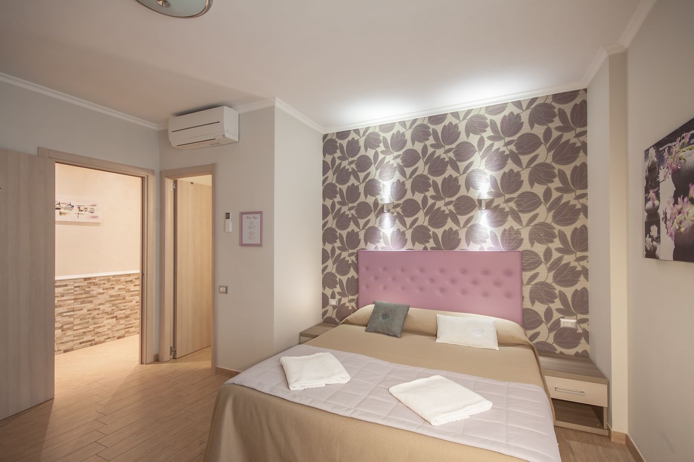 Rome-Kings-Suite-Room-15