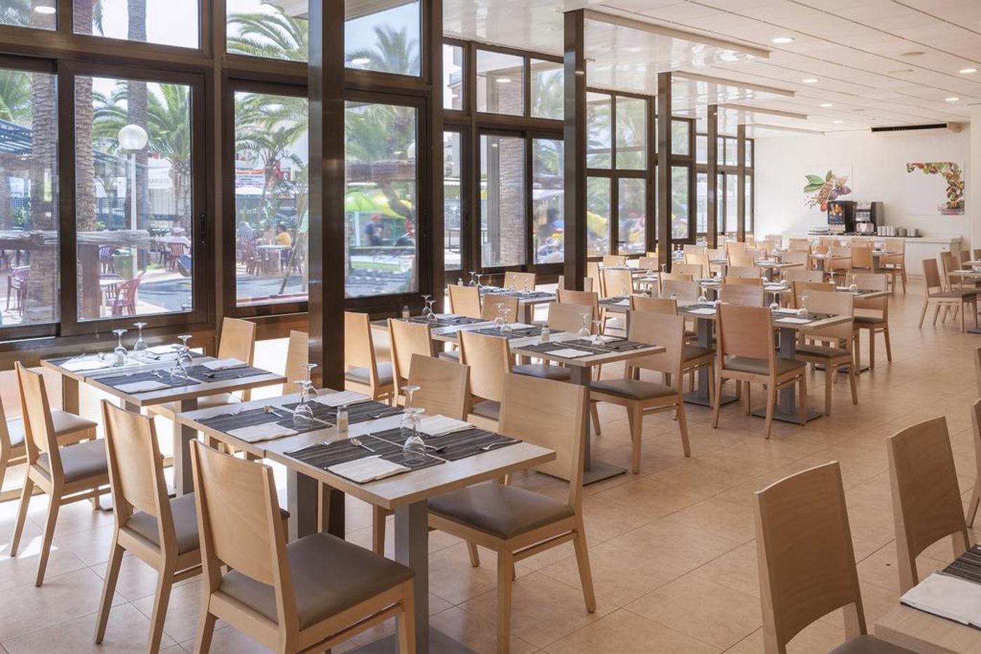 Port-Denia-Restaurant-39