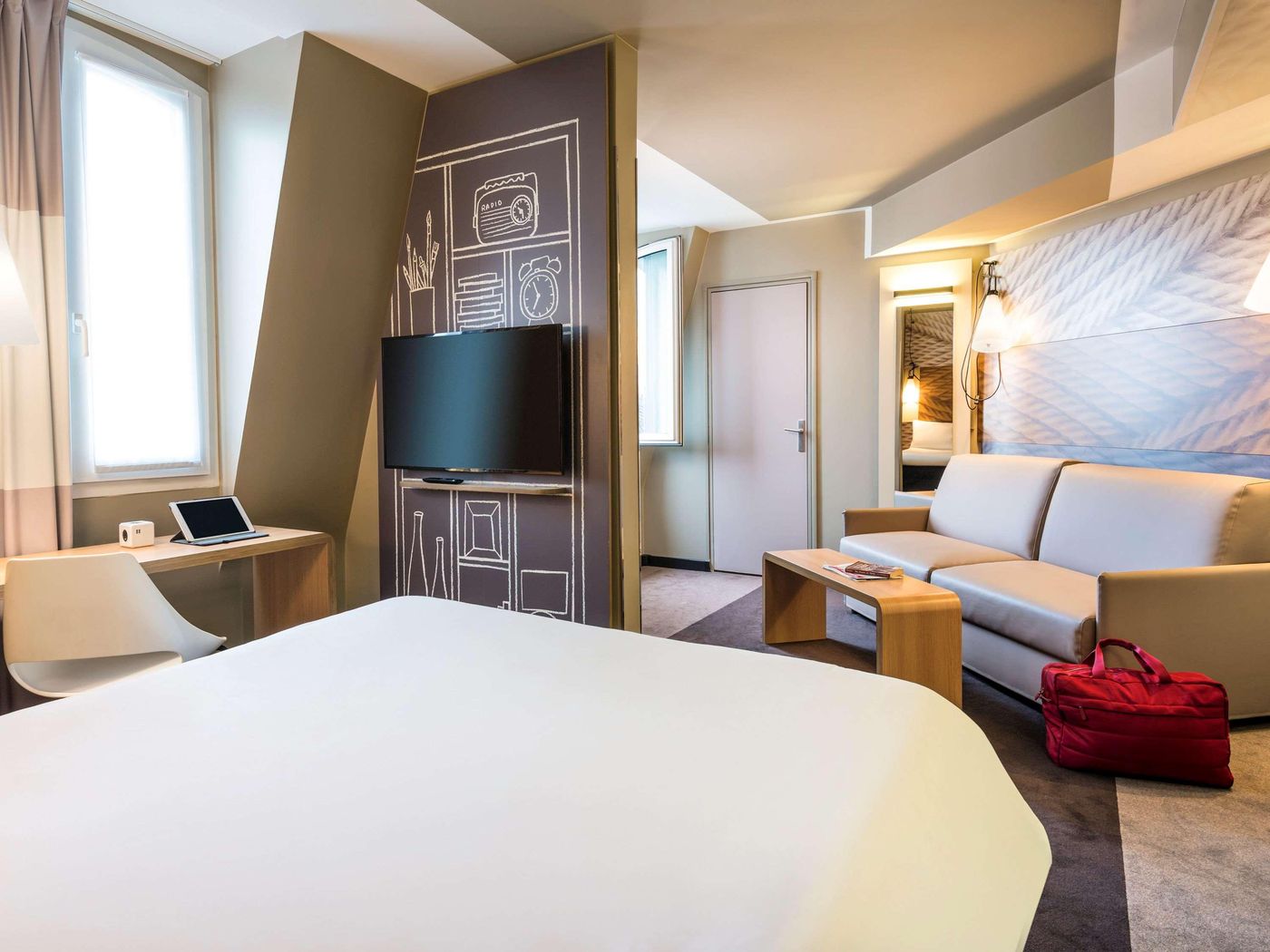 Ibis-Paris-Gare-du-Nord-Chateau-Landon-10th-Hotel-Room-5