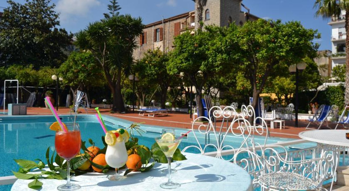 Carlton-International-Terrace-5