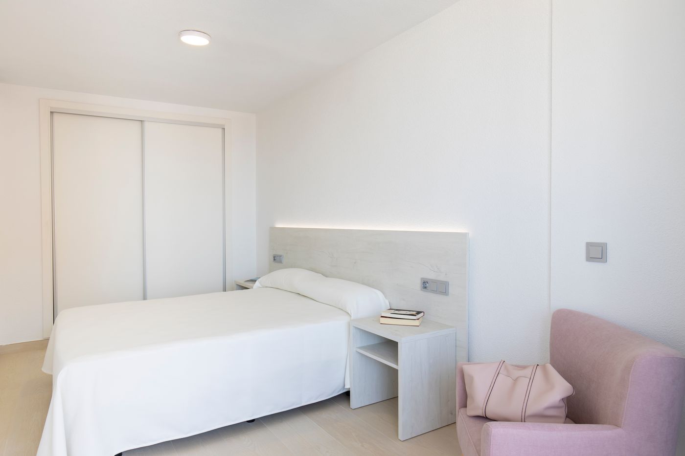 Aparthotel-BCL-Levante-Lux-Room-17