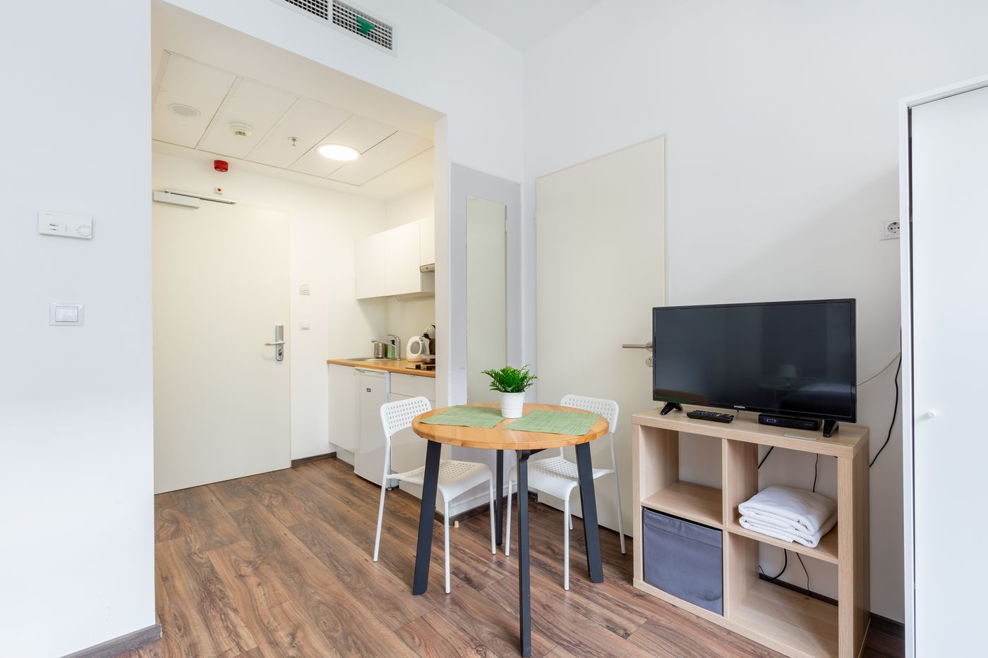 Vagabond-Downtown-Room-23