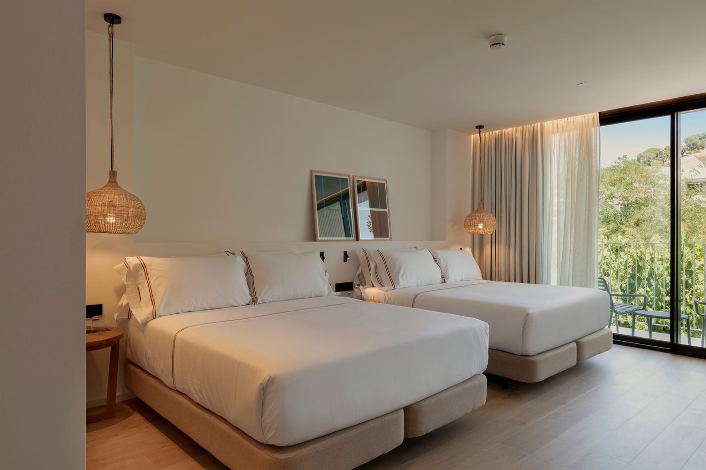 12.06.25 Elisabeth by the Sea