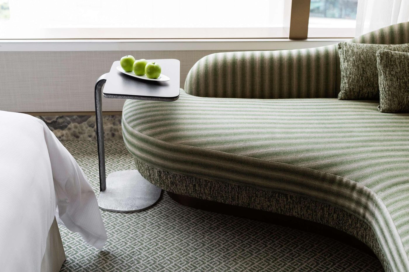 Island-Shangri-La-Hong-Kong-Room-55