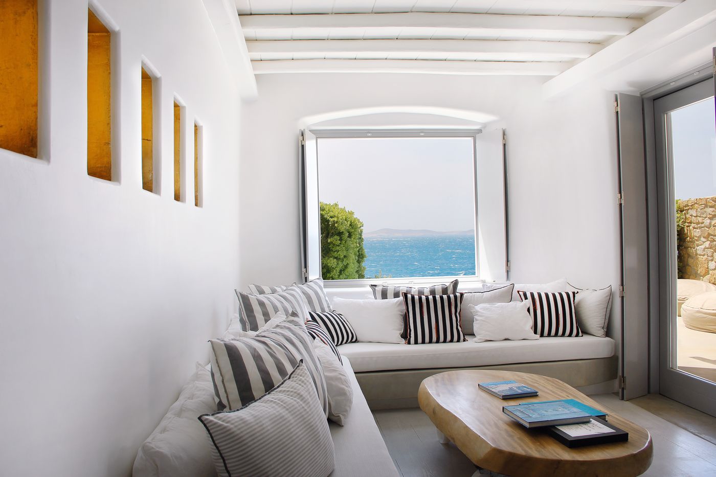 Cavo-Tagoo-Hotel-Room-31