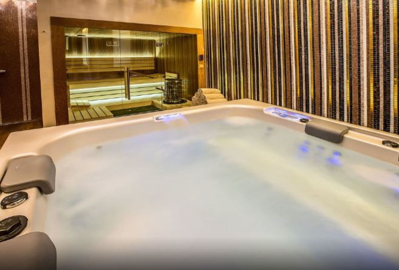 Prestige-Hotel-Budapest-Sports-and-Entertainment-30