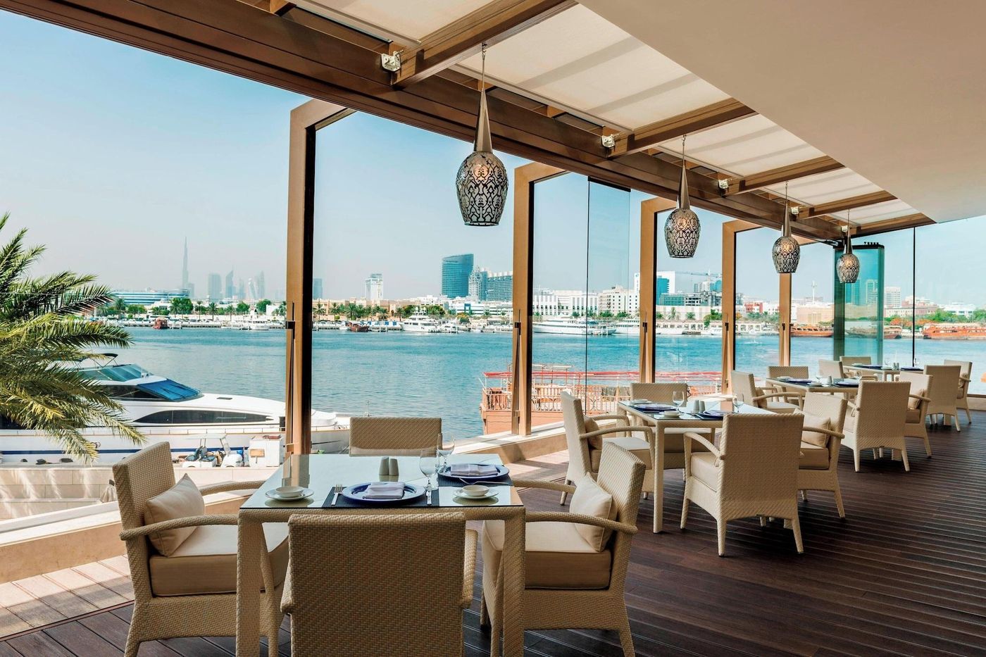Sheraton-Dubai-Creek-Hotel-and-Towers-Restaurant-18
