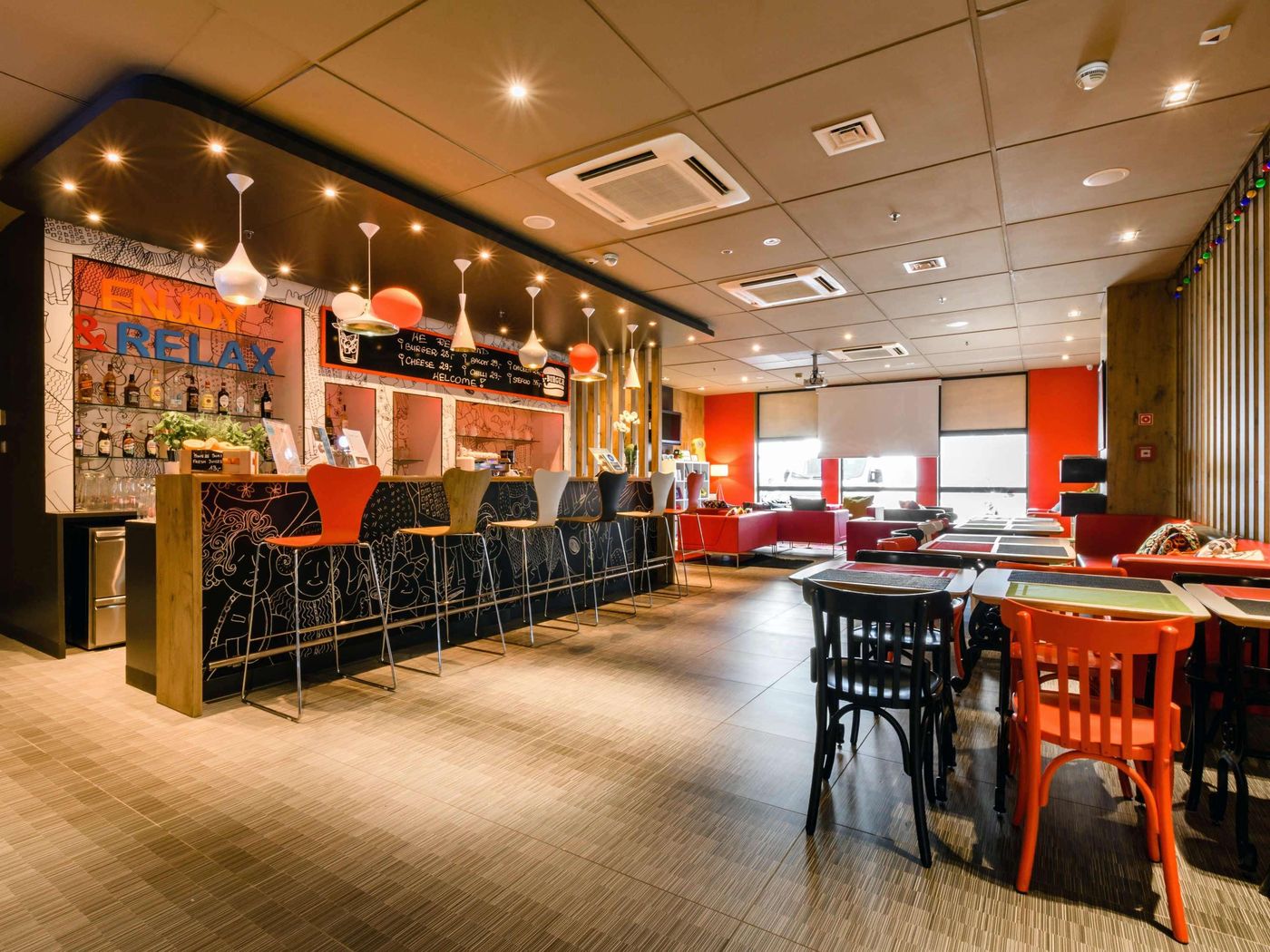 ibis-Warszawa-Stare-Miasto--Old-Town--Bar-17