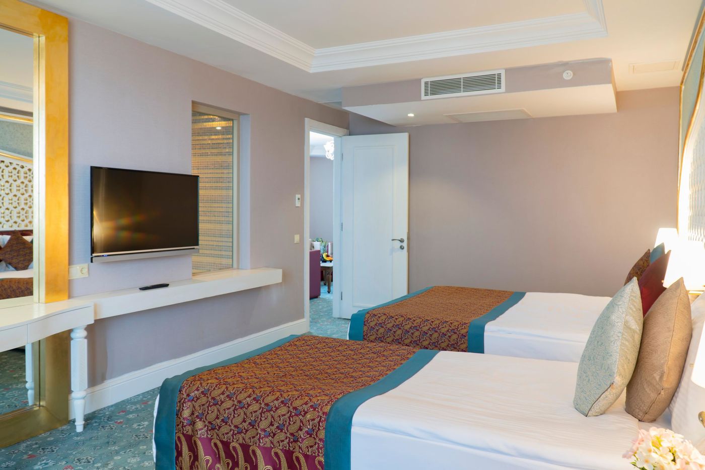 02/09/24 - Royal Taj Mahal Hotel