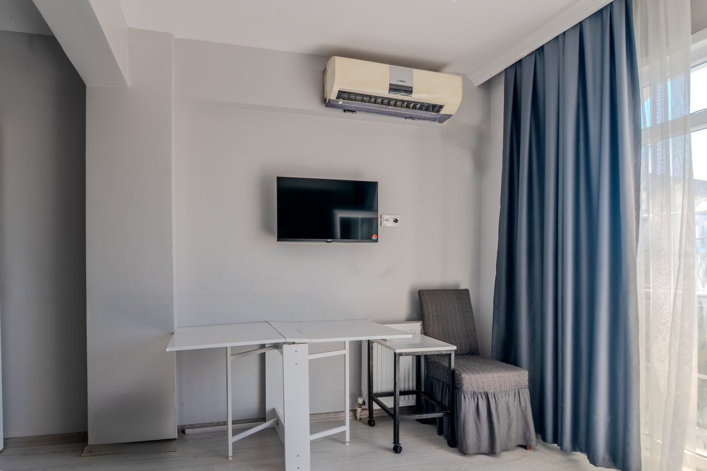 Airport-Black-Sea-Hotel---Restaurant-Room-24