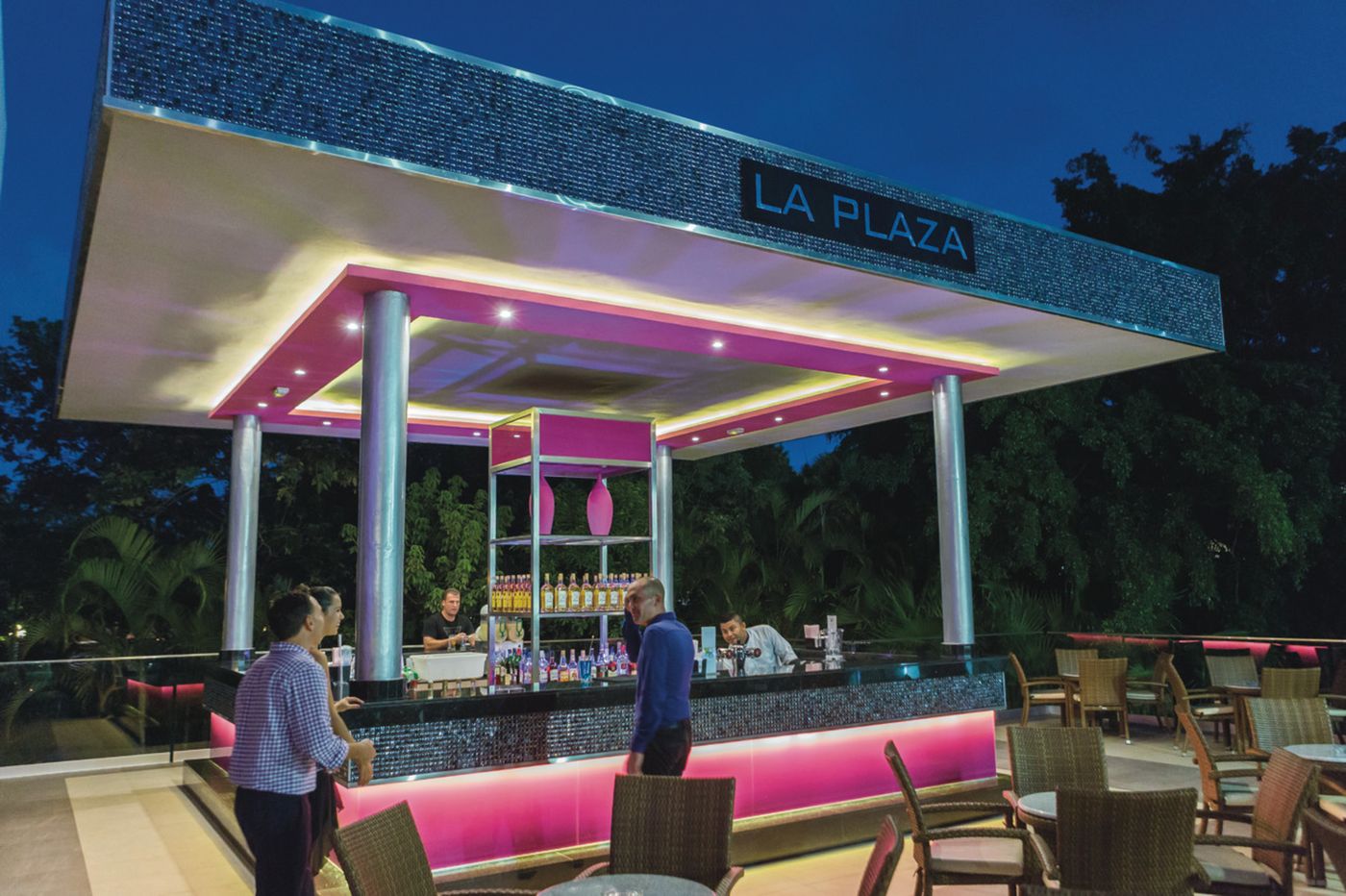 Riu-Playacar-All-Inclusive-Bar-22