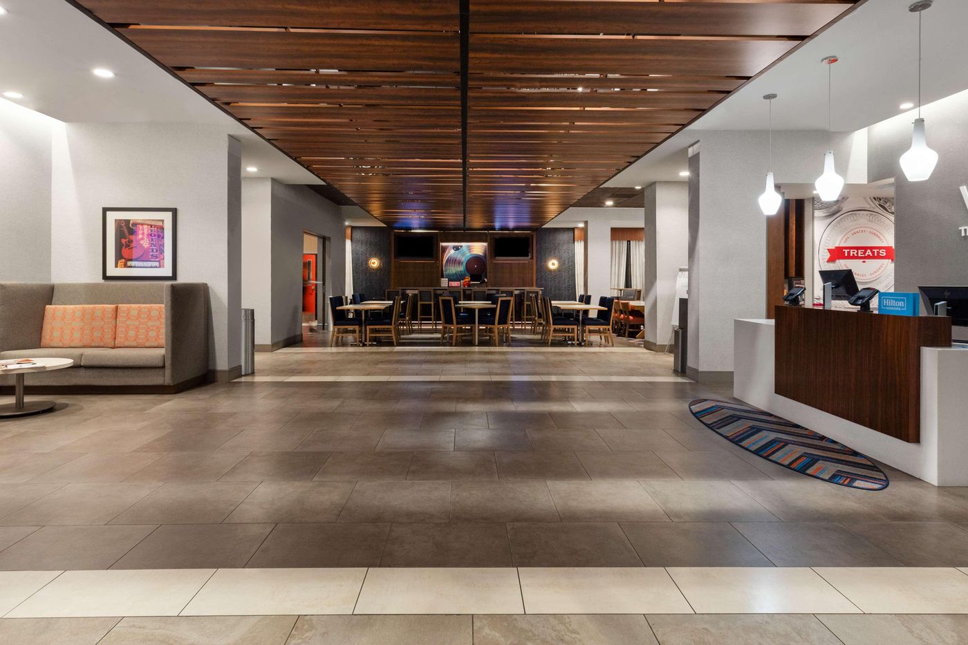 Hampton Inn by Hilton Nashville Airport Century Pl-United States-Nashville-Lobby-9